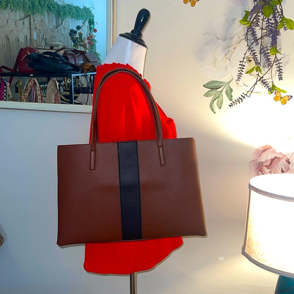 Vince Camuto tote